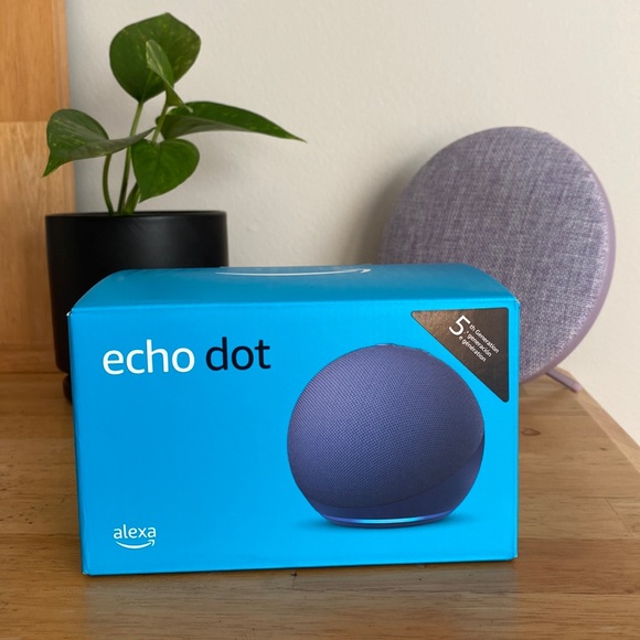 Amazon Alexa Echo Dot 5th generation - Picture 1 of 5
